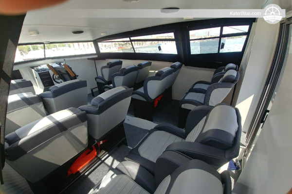 Prywatny czarter jednodniowy ze Splitu do Hvaru i Palmižany – Cranchi Z35 Yacht Experience
