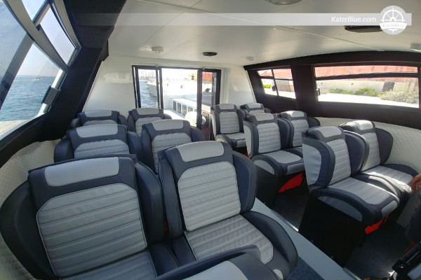 Prywatny czarter jednodniowy ze Splitu do Hvaru i Palmižany – Cranchi Z35 Yacht Experience