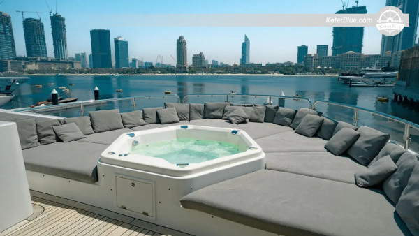 6 uur durende privéjachtcharter vanuit de haven van Dubai aan boord van de Sunseeker 131FT – Atlantis, Burj Al Arab & Bvlgari Bay