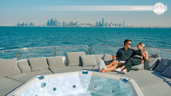 Luxe dagcharter van 4 uur aan boord van de Sunseeker 131FT vanuit de haven van Dubai – Atlantis, Ain Dubai & Burj Al Arab