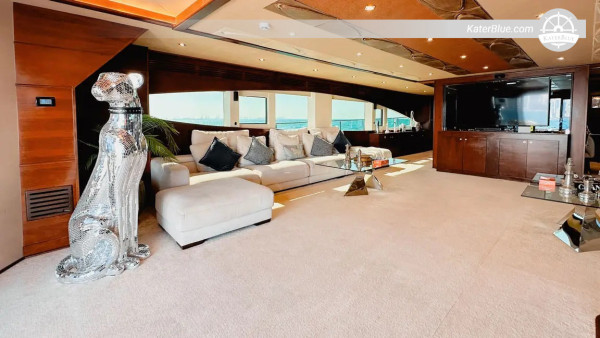 6 uur durende privécharter van een superjacht vanuit de haven van Dubai aan boord van de 140ft Majesty – Atlantis, Burj Al Arab & Bvlgari Bay
