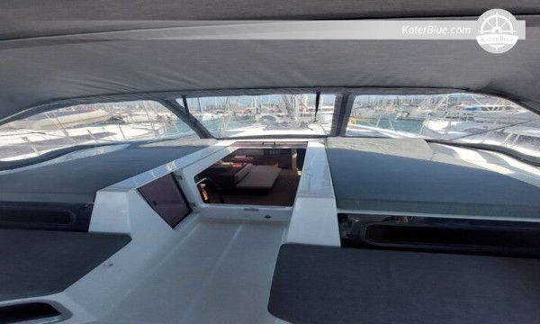 Kapal Pesiar Beneteau Oceanis 51.1 (2023) Dijual – Panjang 14,98m, 3 Kabin, Berlokasi di Corfu, Yunani