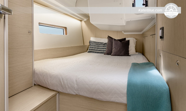 7-tägige private Charter mit Skipper ab Mykonos – Paros, Sifnos, Serifos & Syros an Bord der Beneteau Oceanis 40.1