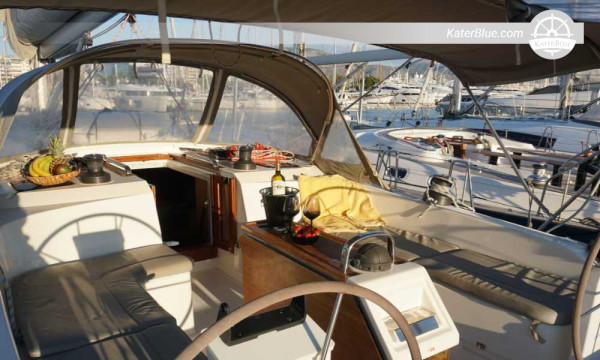 Ugentlig bareboat Bavaria Cruiser 51 fra Athen – Saroniske Bugt-rejseplan via Aegina, Poros, Spetses, Kyparissi, Hydra, Agistri – 5 kahytter, op til 11 gæster