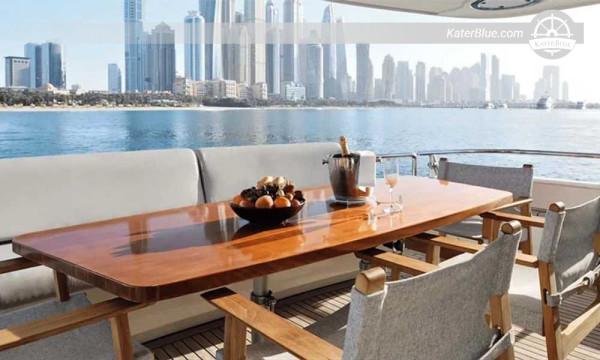 Týdenní pronájem jachty PR Marine 90 – panorama Dubaje a relaxace na pobřežních ostrovech
