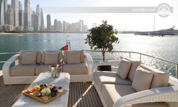 Týdenní pronájem jachty PR Marine 90 – panorama Dubaje a relaxace na pobřežních ostrovech