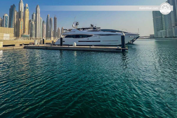 Týdenní pronájem Peri Yachts 37 – Pobřežní divy a ostrovní únik z dubajského přístavu
