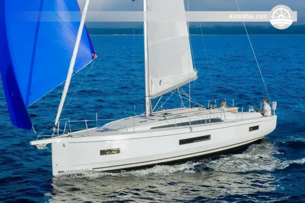 Beneteau Oceanis 45 2016 for Sale in Girona, Spain – 13.94m Sailing Cruiser, 3 Cabins, Generator, Watermaker