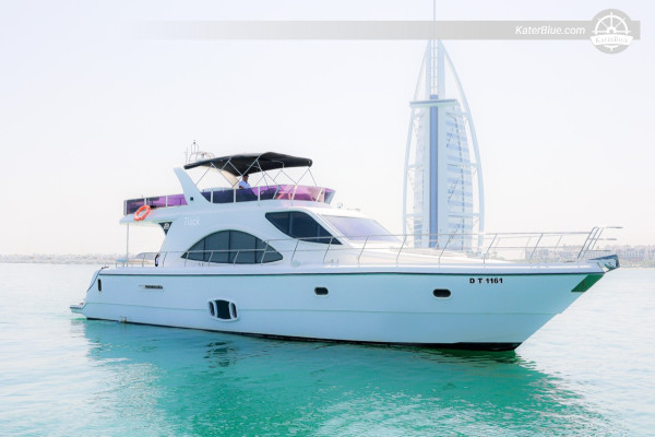 75ft motorjacht met bemanning - 7-daagse cruise in Abu Dhabi en de westelijke eilanden van Dubai Marina naar Jebel Ali, Ghantoot, Yas Bay, Saadiyat en Dalma