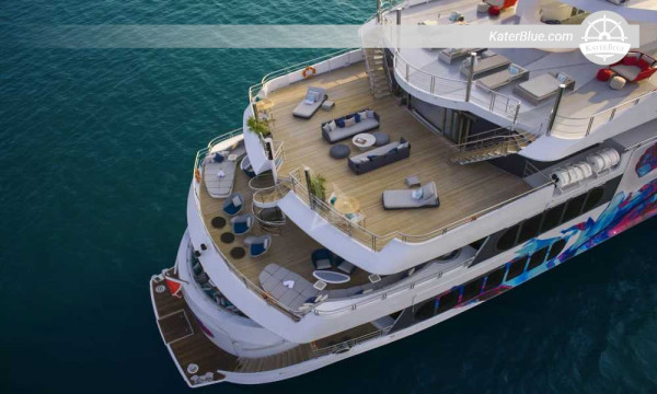 Bahrain to UAE &amp; Oman Musandam Fjords 7-Day Luxury Super Yacht Adventure (AUSTAL 69M)