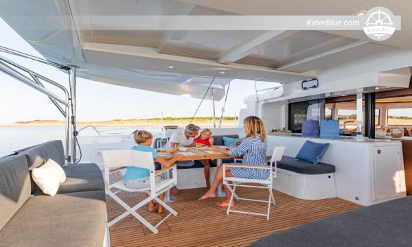 Quiet Islands Skippered Catamaran Charter Lefkada (Μεγανήσι-Καστός-Κάλαμος)