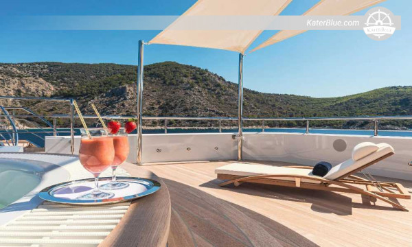 Golden Yachts 88m Southern Red Sea Charter from Sindalah – Umluj &amp; Al-Wajh