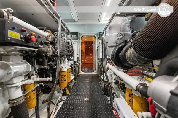 2014 Hampton 720 Skylounge LRC 21,95m, 3 hytter + besättning, dubbel CAT C18, 1 800 nm räckvidd – Till salu i Seattle (amerikansk flagga)