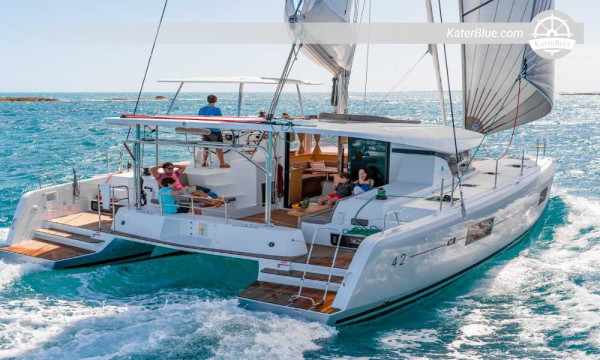 Sewa Bareboat Lagoon 42 Catamaran 7 Hari - Saint-Tropez ke Corsica (Calvi, Girolata, Ajaccio, Bonifacio) (2022, 4 Kabin, 8 Tamu)