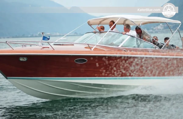 Colombo Romance 32 Édition Spéciale 2004 à vendre – Runabout en acajou de 9,72 m, 1 cabine, pavillon suisse, Lugano