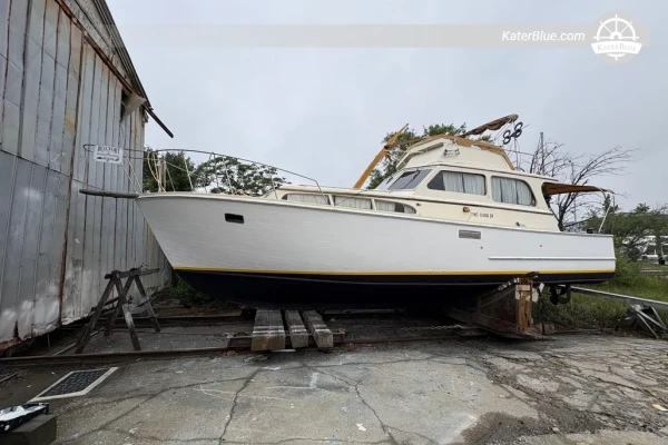 1963 Egg Harbor 37 Motor Yacht for Sale in Beaufort – 11.28m Classic Wooden Cruiser, Flybridge, Twin Engines