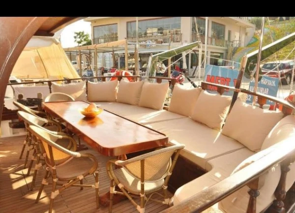 Location de goélettes privées à la journée à İzmir Çeşme, Turquie