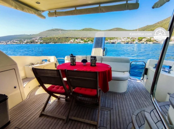 Magnifique excursion d'une journée à bord du yacht à moteur AZIMUT 46 FLY, à Bodrum Muğla, en Turquie.