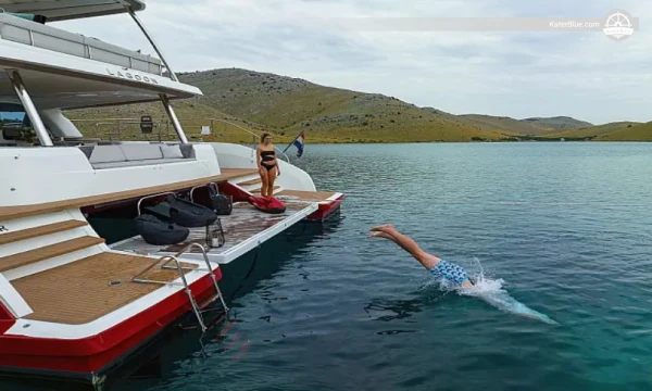 Εβδομαδιαία κρουαζιέρα με καταμαράν υψηλής ποιότητας για 8 άτομα στο Sukosan της Κροατίας